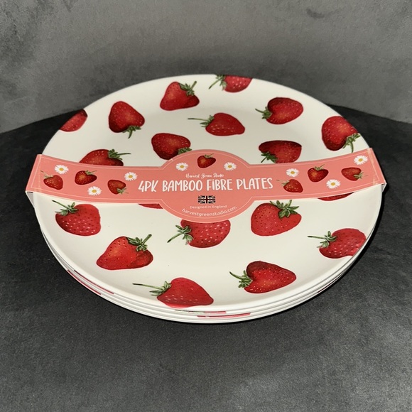 Strawberry bamboo fiber plates set of 4 - Picture 3 of 3